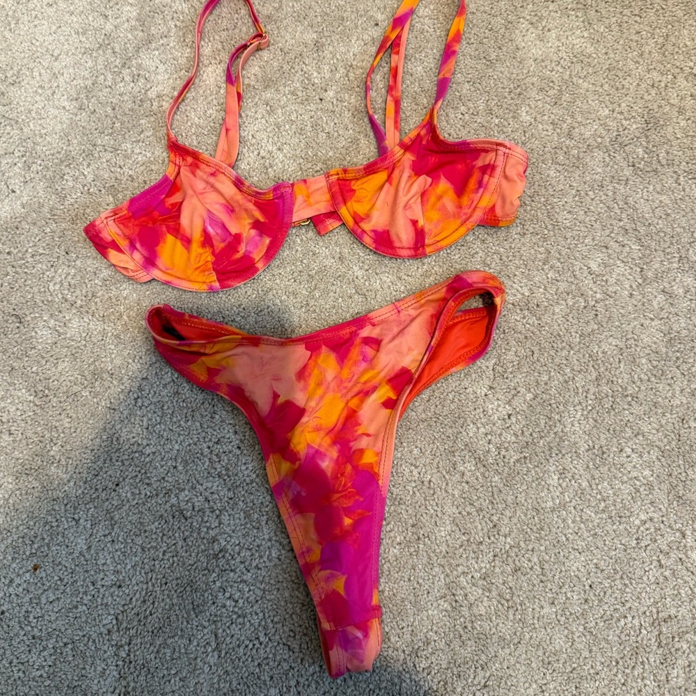 437 bikini set size small